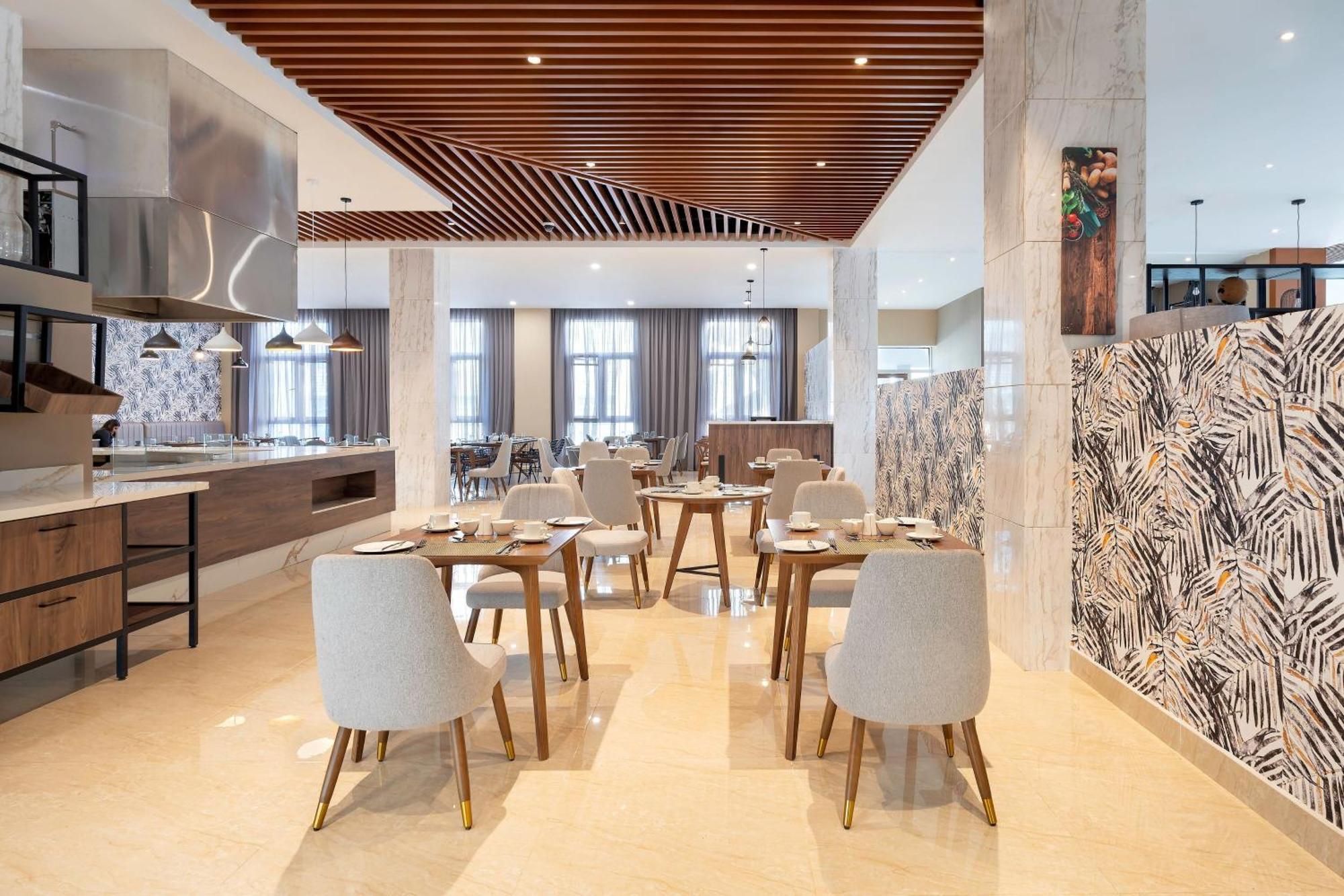 Protea Hotel By Marriott Lusaka International Airport Exterior photo