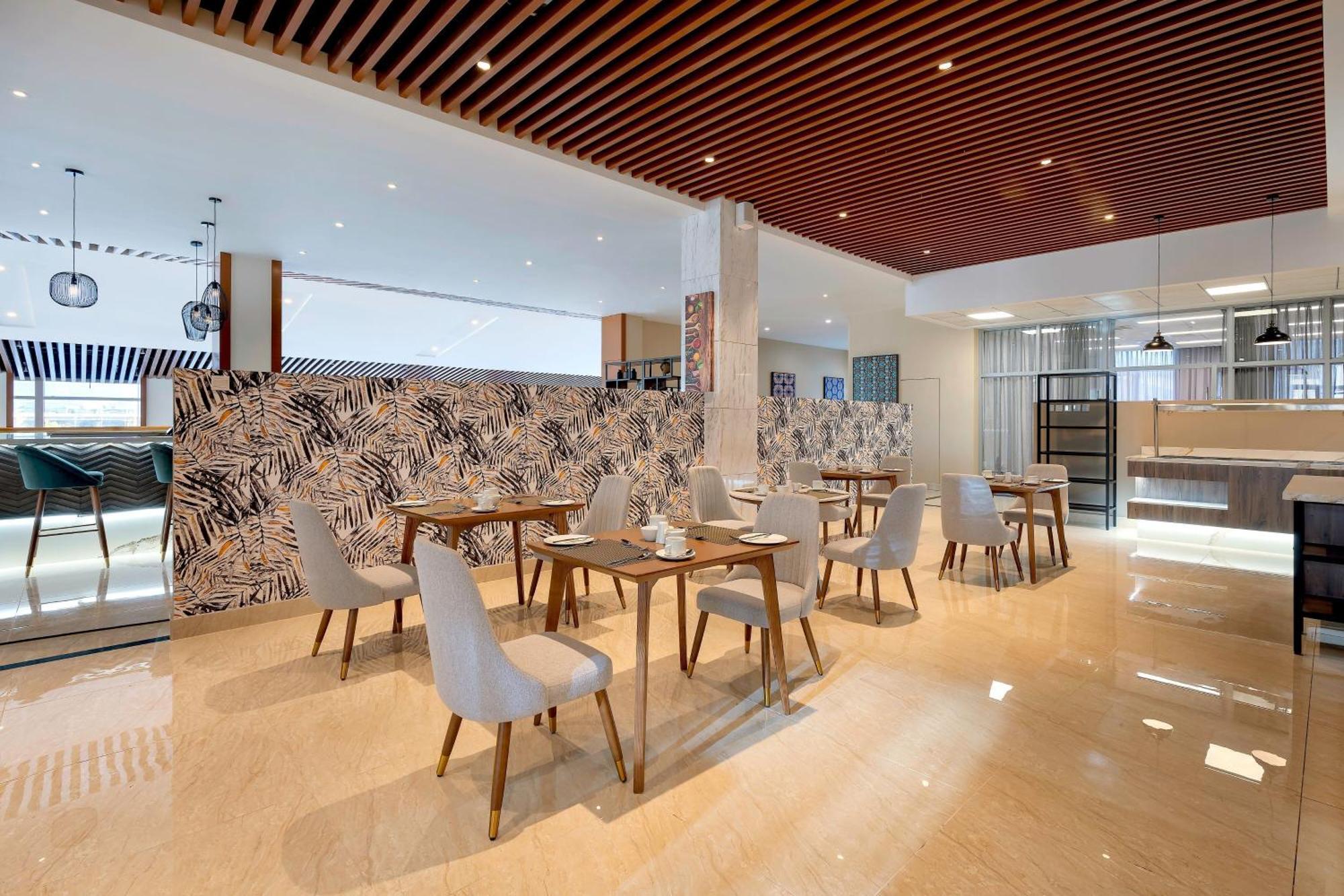 Protea Hotel By Marriott Lusaka International Airport Exterior photo
