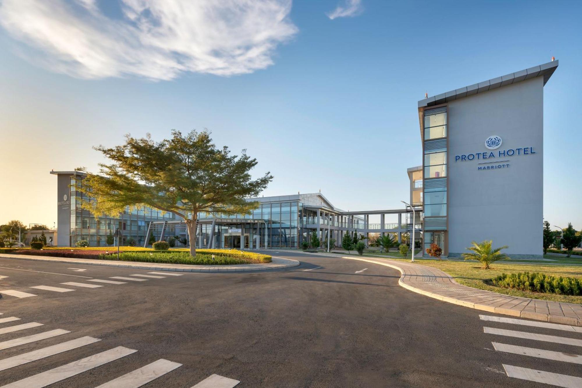 Protea Hotel By Marriott Lusaka International Airport Exterior photo