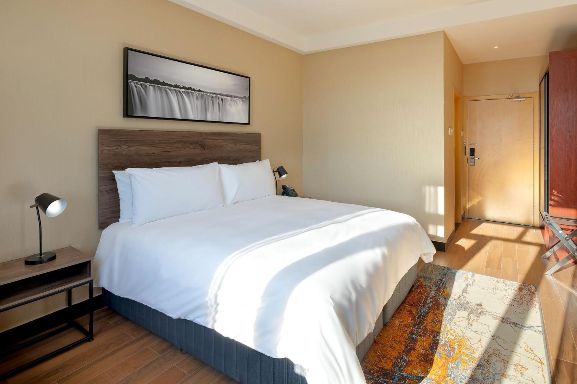 Protea Hotel By Marriott Lusaka International Airport Exterior photo