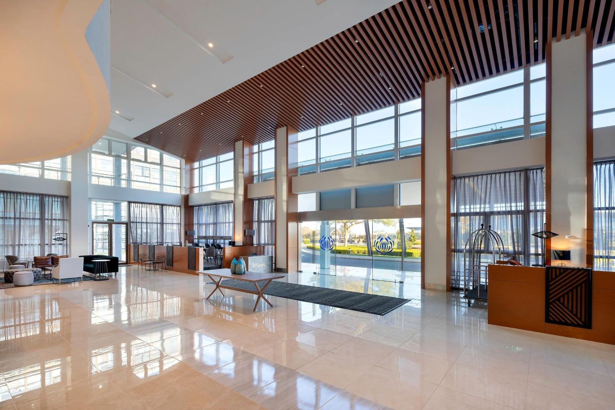 Protea Hotel By Marriott Lusaka International Airport Exterior photo