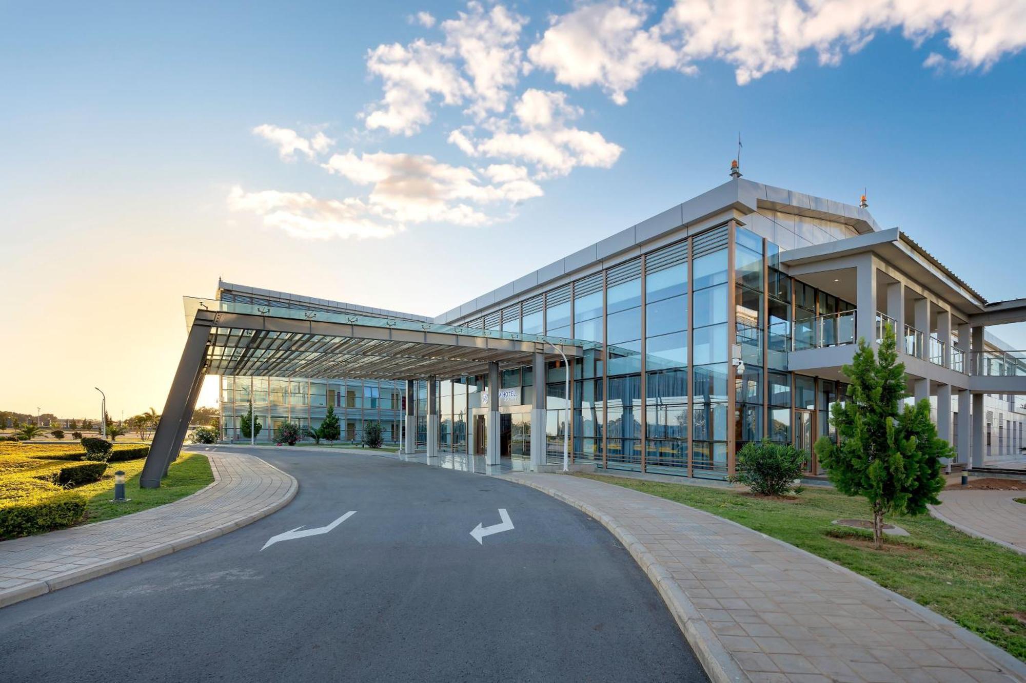 Protea Hotel By Marriott Lusaka International Airport Exterior photo