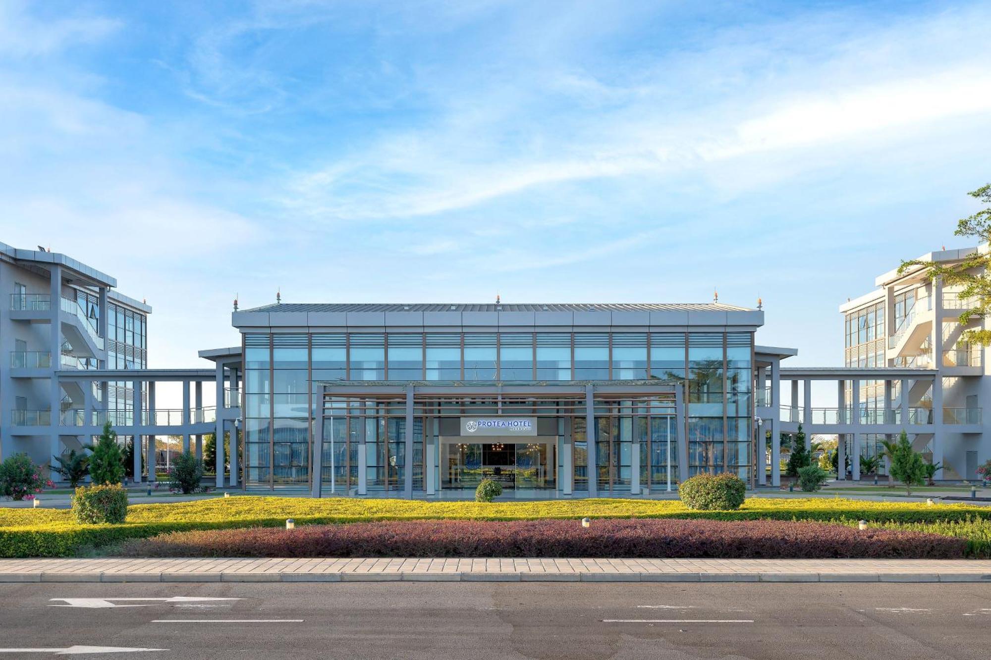 Protea Hotel By Marriott Lusaka International Airport Exterior photo