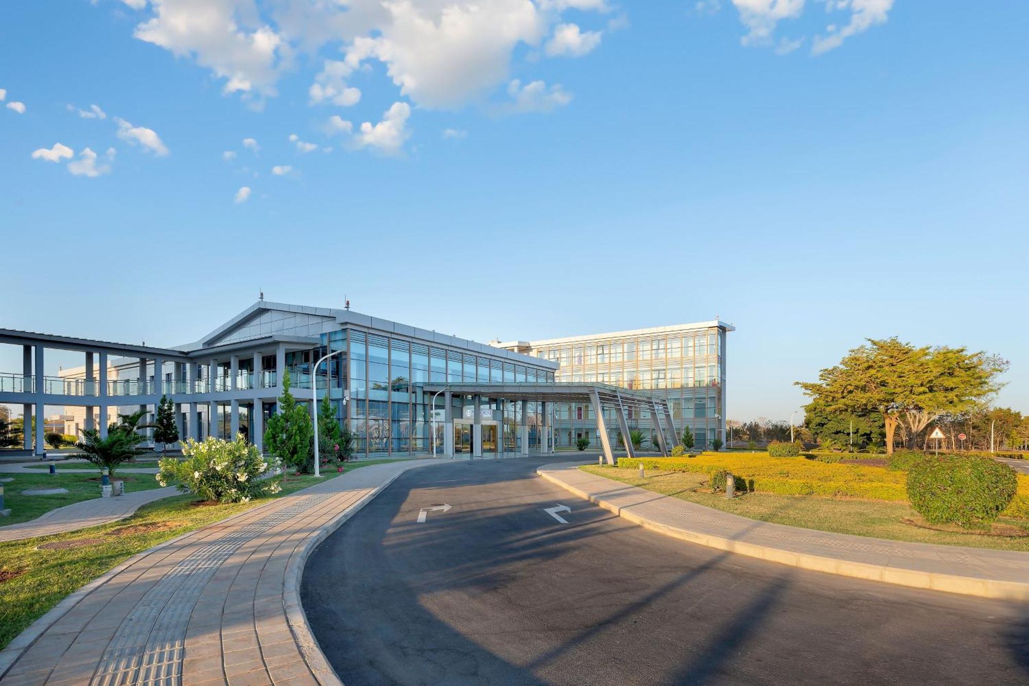 Protea Hotel By Marriott Lusaka International Airport Exterior photo