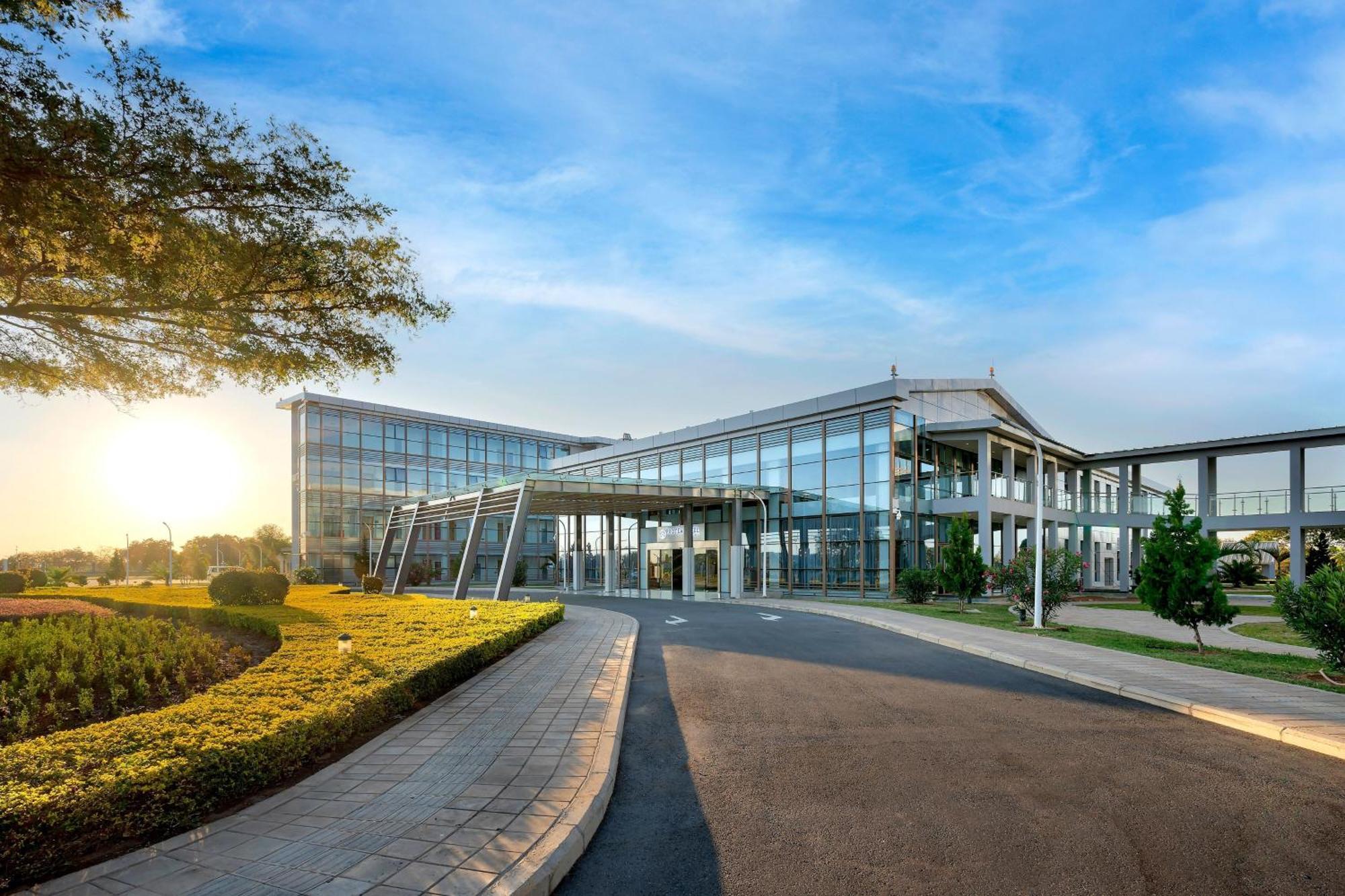 Protea Hotel By Marriott Lusaka International Airport Exterior photo