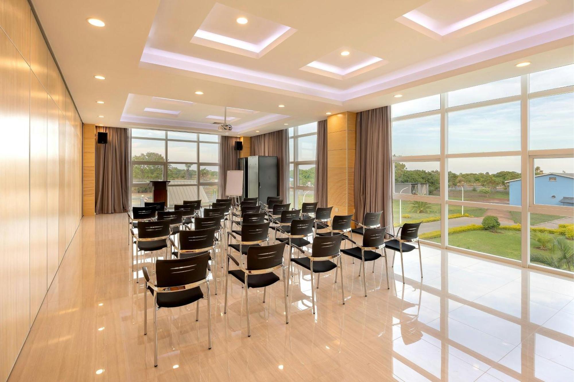 Protea Hotel By Marriott Lusaka International Airport Exterior photo