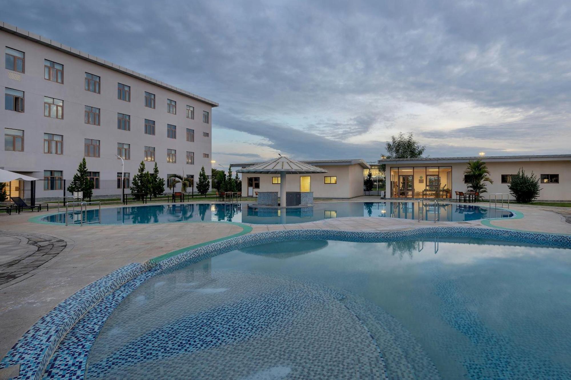 Protea Hotel By Marriott Lusaka International Airport Exterior photo