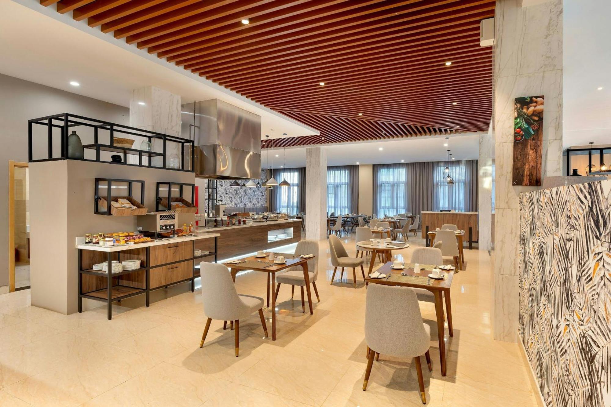 Protea Hotel By Marriott Lusaka International Airport Exterior photo