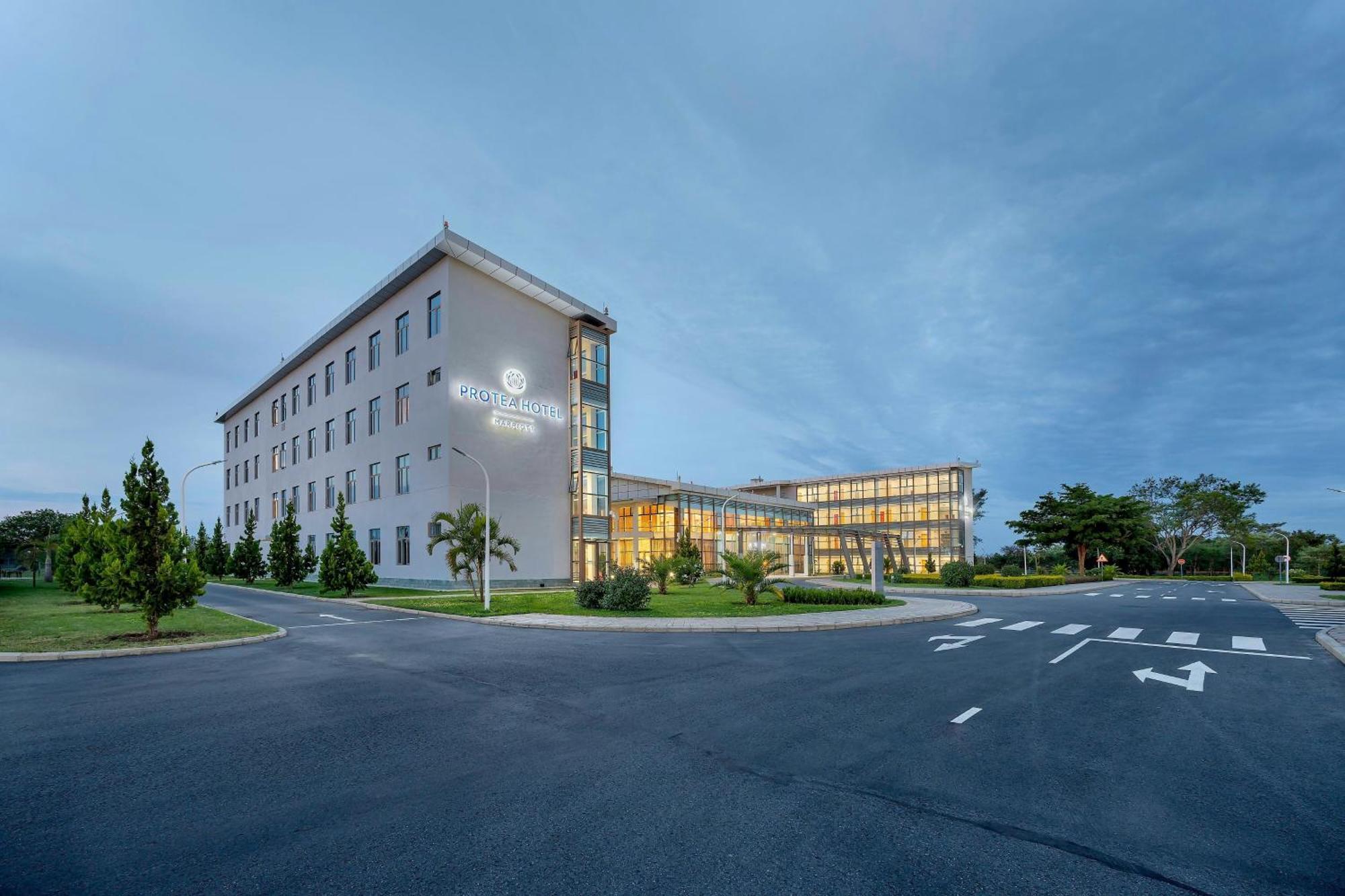 Protea Hotel By Marriott Lusaka International Airport Exterior photo