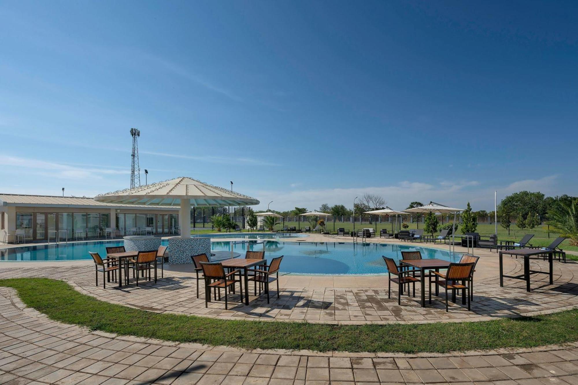 Protea Hotel By Marriott Lusaka International Airport Exterior photo